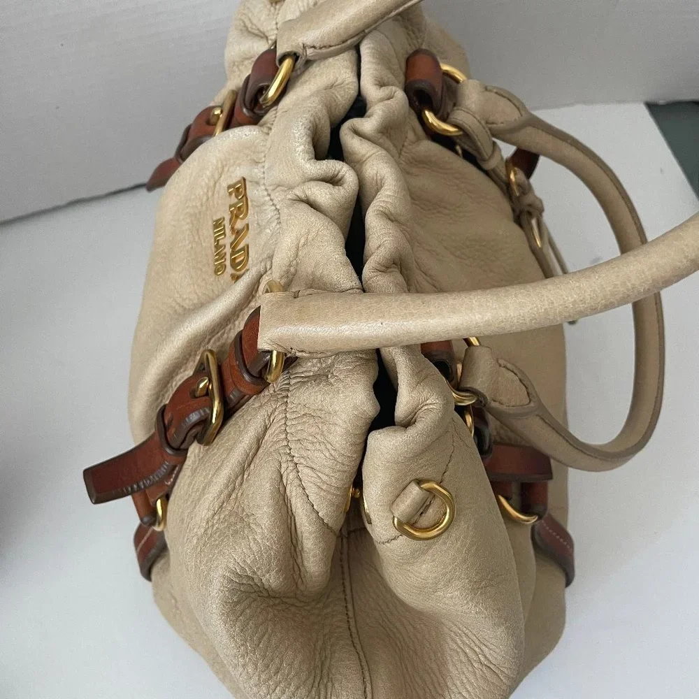 PRADA Shoulder Bag Leather Beige Auth - Picture 3 of 16